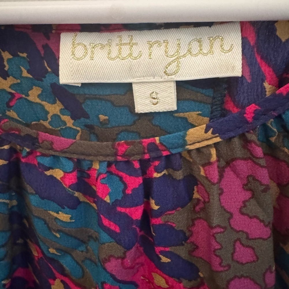 Britt Ryan 100% Silk Colorful Women's Top, button back - Picture 2 of 9